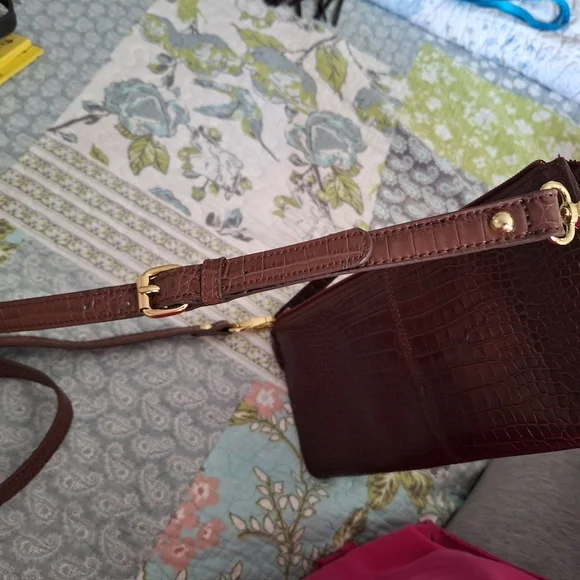 Talbots Brown Crossbody Bag with Gold Hardware - Picture 3 of 15